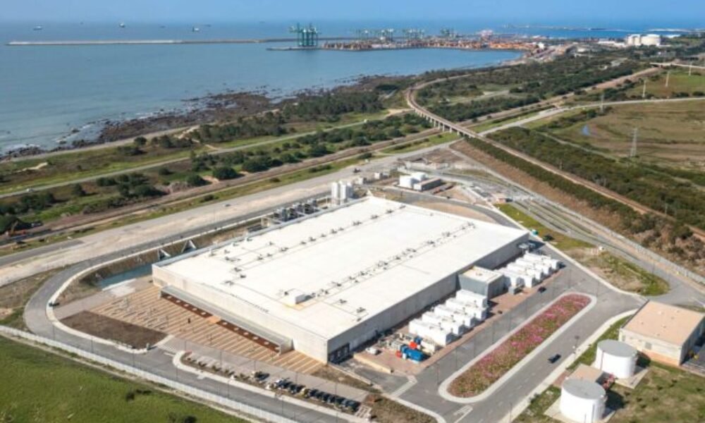 Schneider electric zabezpečuje technológie pre jedno z najväčších ai dátových centier v európe