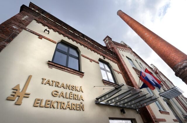 426738_70180291_10161127179138682_5614245979336212480_n-640x420.jpg Tatranská galéria približuje kaligrafiu, súčasťou výstavy sú aj dielne