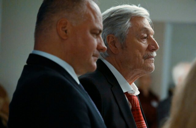 430391_673a2f1523ba0830145842-640x420.jpg Juraj Kukura končí vo vedení Divadla Aréna, jeho telefonické odvolanie je podľa Drobu klebetou – VIDEO