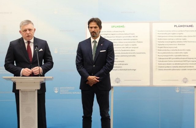 431365_fico-kali.jpg Fico pochválil Kaliňákovo ministerstvo, úlohy z vládneho programu splnilo už na 75 percent – VIDEO