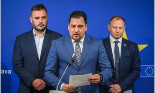 Vedúci delegácie z Bruselu Zdechovský dostal vyhrážky smrťou, vyjadril sa aj k zastaveniu eurofondov pre Slovensko