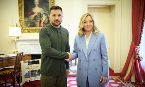 Pápež Lev XIV. potvrdil ochotu Vatikánu hostiť mierové rokovania Ukrajiny a Ruska, tvrdí Meloniová