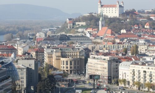 Agentúra Fitch potvrdila Slovensku rating A- so stabilným výhľadom, upozorňuje však na hrozbu amerických ciel Agentúra Fitch potvrdila Slovensku rating A- so stabilným výhľadom, upozorňuje však na hrozbu amerických ciel