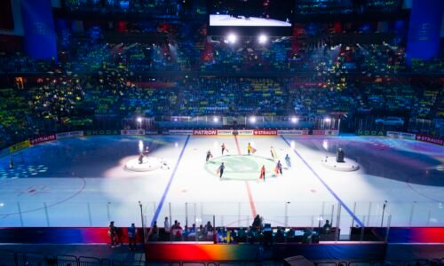 Pred zápasom Slovenska slávnostne otvorili MS v hokeji. Ceremoniál bol poctou zosnulému hudobníkovi