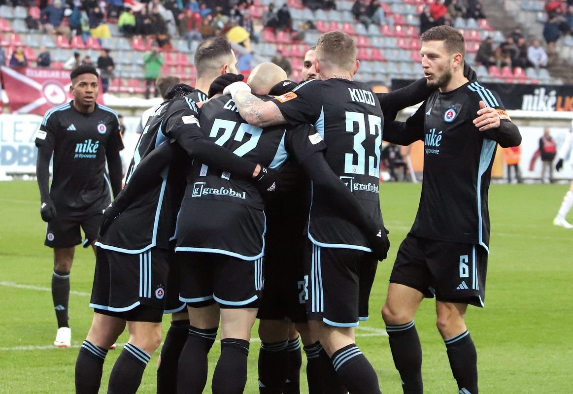 Majster si pohodlne dokráčal k trom bodom. Slovan v tréningovom tempe nedal šancu Podbrezovej