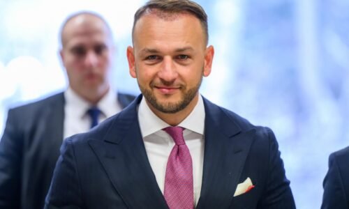 Hlas nebude súhlasiť s konsolidanými opatreniami, ktoré pôjdu na úkor rodín, vyhlásil Šutaj Eštok