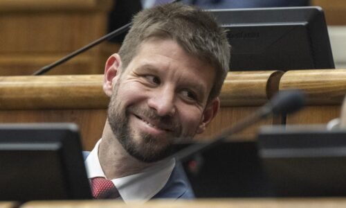 Vlna rušenia podnikov a prepúšťanie. Opozičné PS vyzýva premiéra a koalíciu, aby zrušili transakčnú daň