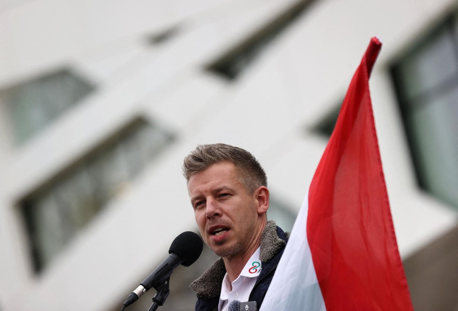 Orbán klame. Maďarsko sa pripravuje na vojnu, tvrdí opozičný líder Magyar po zverejnení nahrávky Orbán klame. Maďarsko sa pripravuje na vojnu, tvrdí opozičný líder Magyar po zverejnení nahrávky