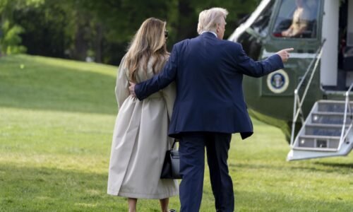 V Slovinsku ukradli bronzovú sochu Melanie Trumpovej, ktorá bola neďaleko jej rodného mesta