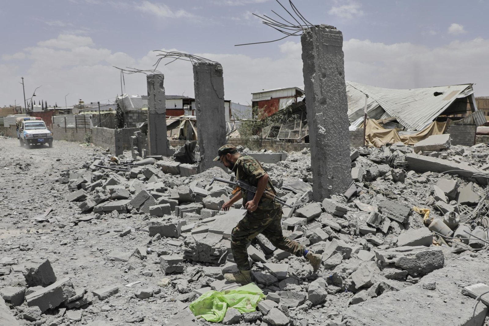 Izrael a USA zaútočili vojenskými lietadlami na viacero húsíjských cieľov Izrael a USA zaútočili vojenskými lietadlami na viacero húsíjských cieľov