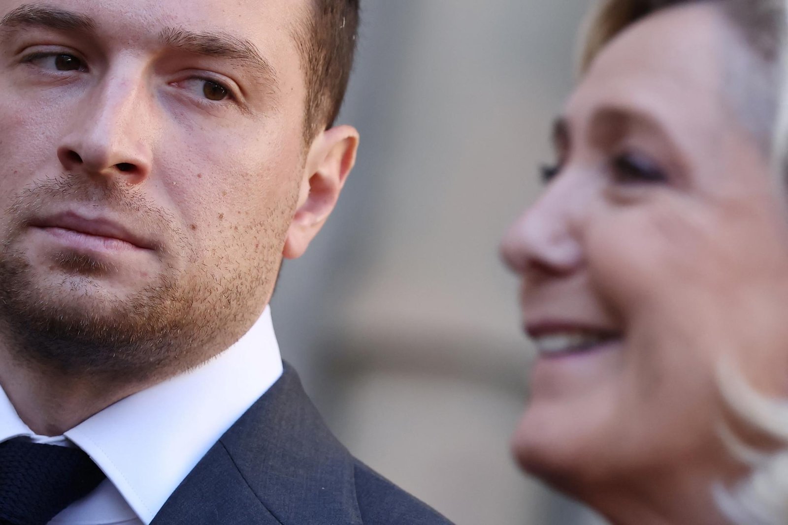 Le Penovej strana má ďalší problém so zákonom, tentoraz ide o pôžičky. Je to prenasledovanie, reaguje predseda Le Penovej strana má ďalší problém so zákonom, tentoraz ide o pôžičky. Je to prenasledovanie, reaguje predseda