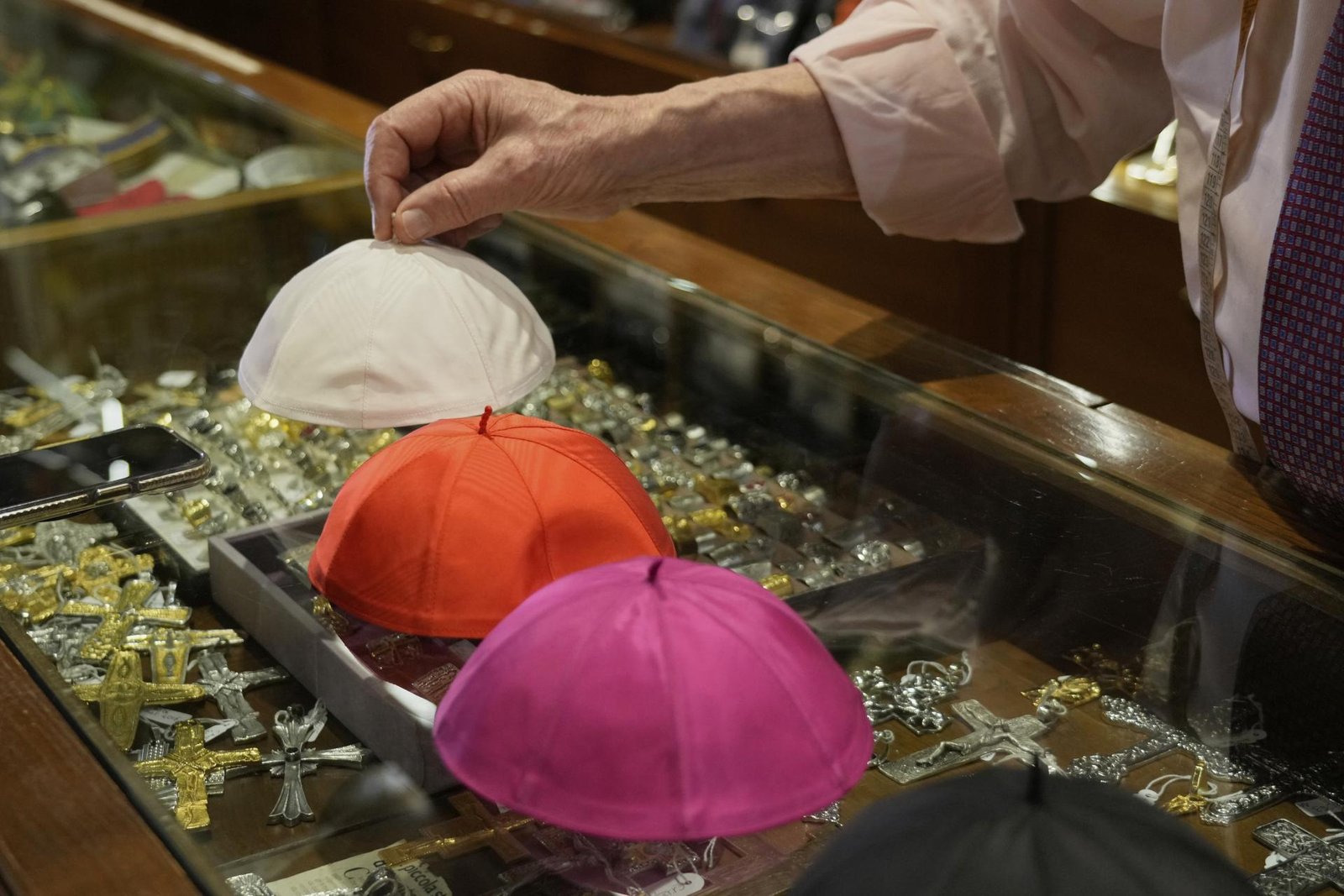 Vo Vatikáne začína voľba nového pápeža, prvé hlasovanie bude zrejme ešte dnes Vo Vatikáne začína voľba nového pápeža, prvé hlasovanie bude zrejme ešte dnes