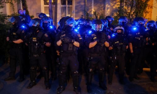 Streľba z auta v štvrti Kreuzberg v Berlíne si na 1. mája vyžiadala dvoch zranených