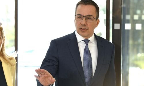 Slovensko nezvažuje vystúpenie z WHO, tvrdí Tomáš. Podľa PS je situácia okolo Kotlára hanbou pre krajinu
