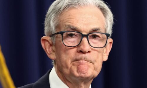 Šéf Fedu Powell varoval, že Trumpove clá zvýšia infláciu a nezamestnanosť v USA