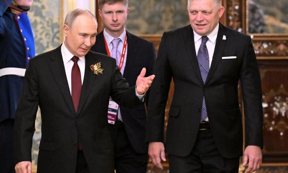 Fico sa v Kremli stretol s Putinom, pohrozil vetom na zákaz ruských energií