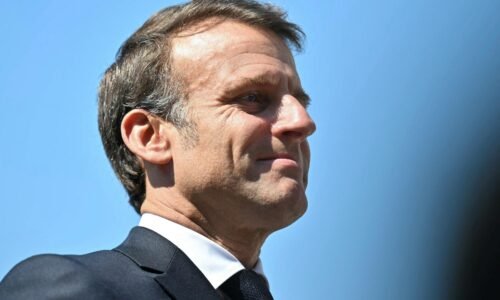 Macron v prvom telefonáte s novým pápežom hovoril o mieri vo svete, spája ho s ním rovnaká ambícia