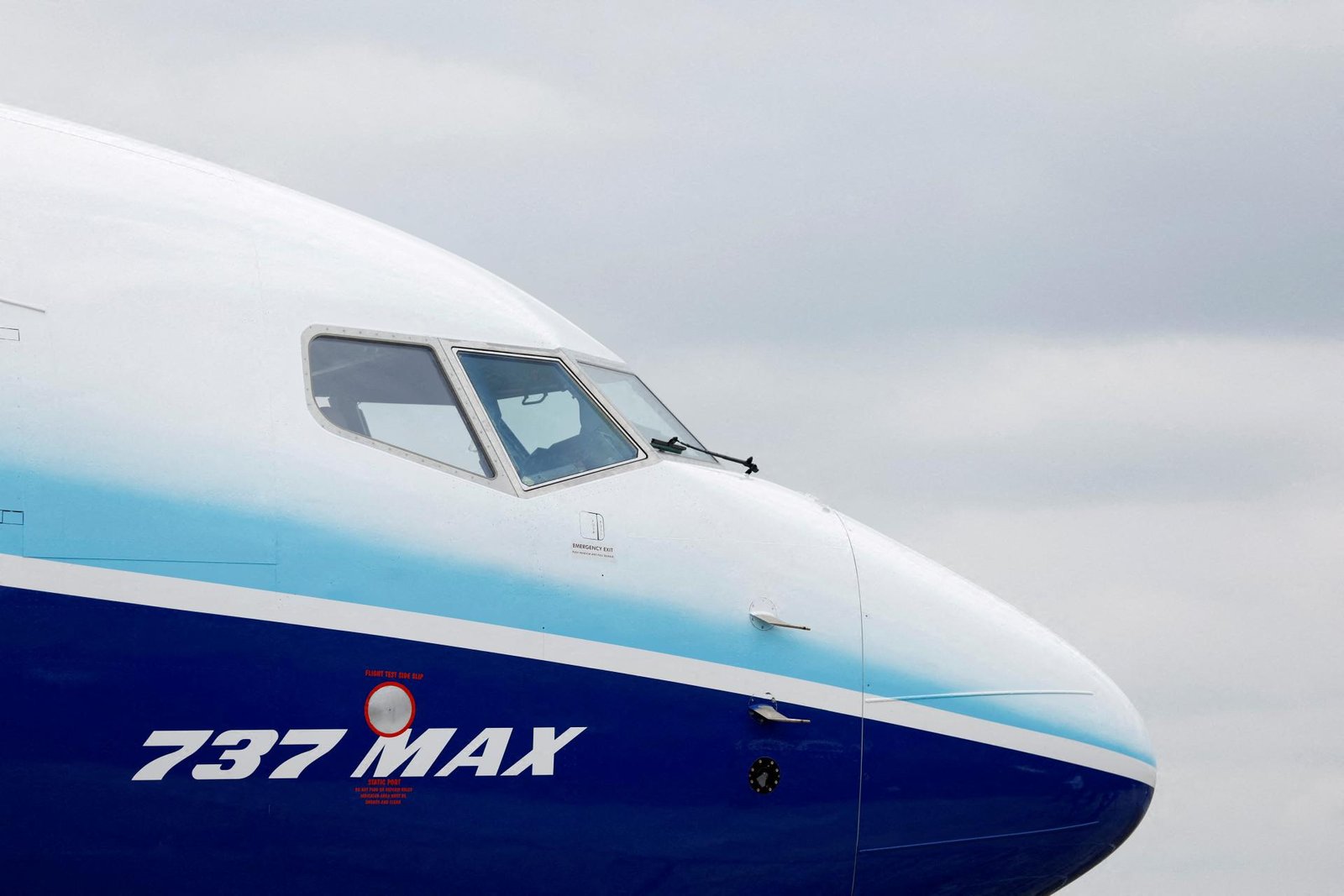 Zaplatí viac než miliardu dolárov. Americká vláda a Boeing dosiahli dohodu v prípade nehôd lietadiel 737 MAX Zaplatí viac než miliardu dolárov. Americká vláda a Boeing dosiahli dohodu v prípade nehôd lietadiel 737 MAX