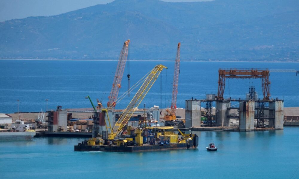 Lynchovu luxusnú jachtu prevrátil silný vietor, tvrdia britskí vyšetrovatelia. Zomrelo sedem ľudí