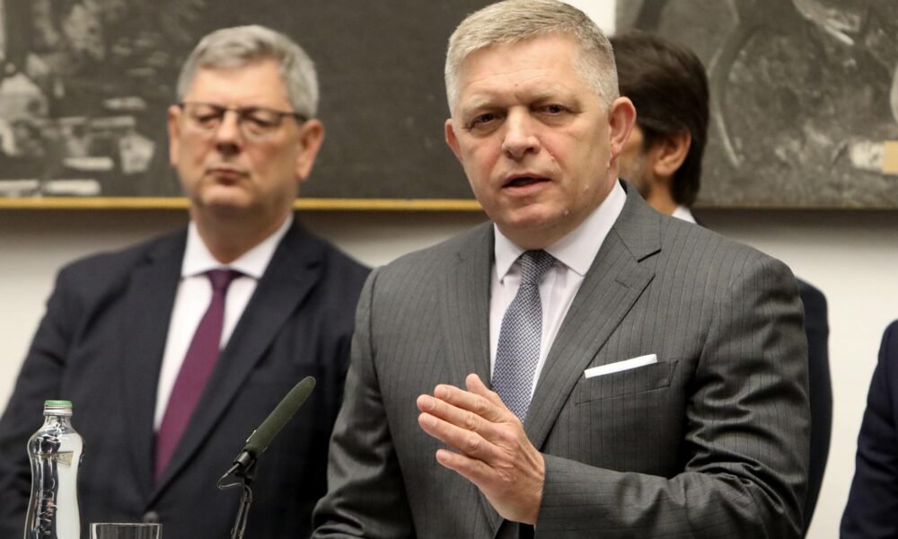 Slovenská vláda je pripravená obnoviť rokovania s českým kabinetom, vyhlásil premiér Fico