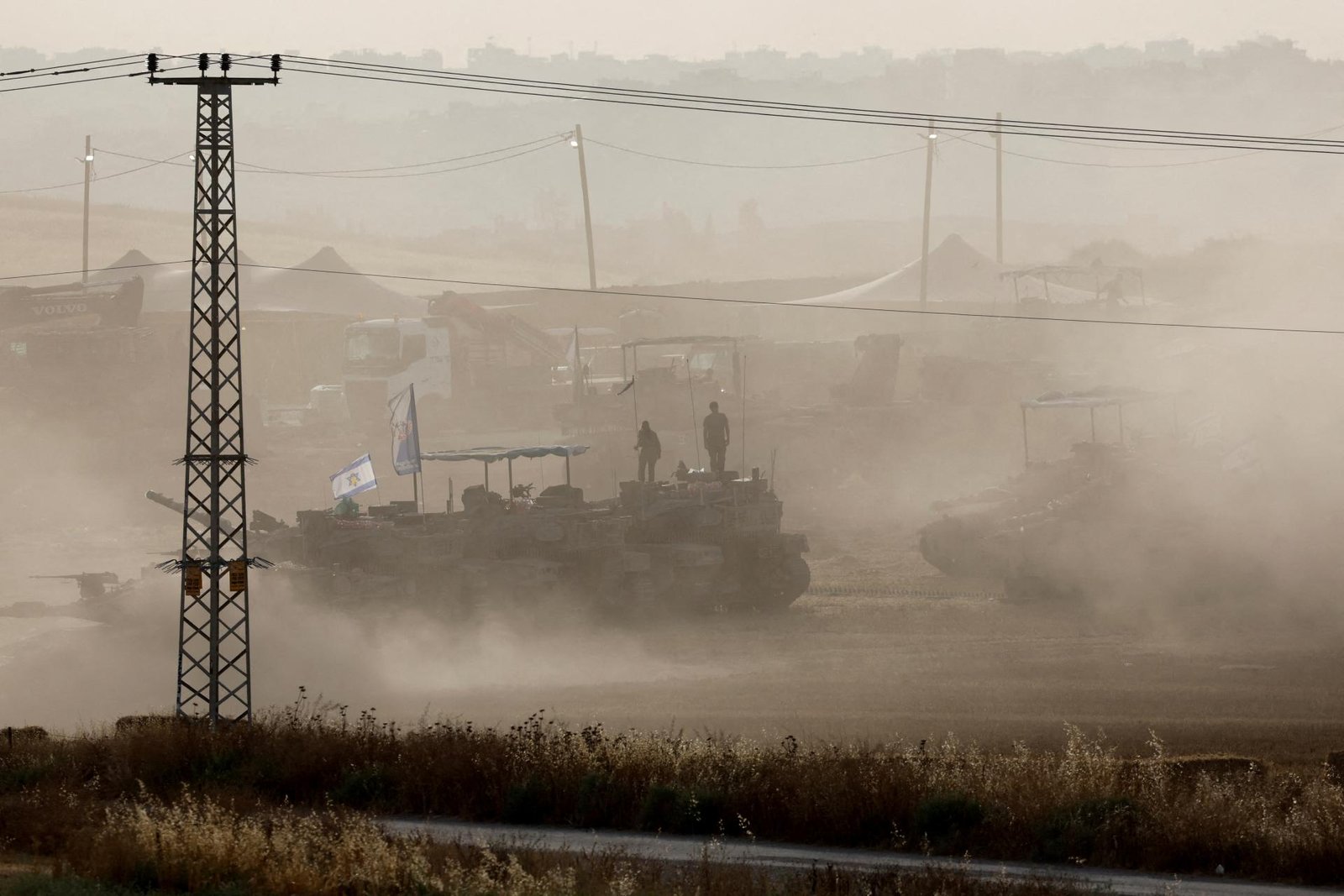 Izrael spustil „počiatočné fázy“ novej operácie v Pásme Gazy, chce kompletne poraziť Hamas Izrael spustil „počiatočné fázy“ novej operácie v Pásme Gazy, chce kompletne poraziť Hamas