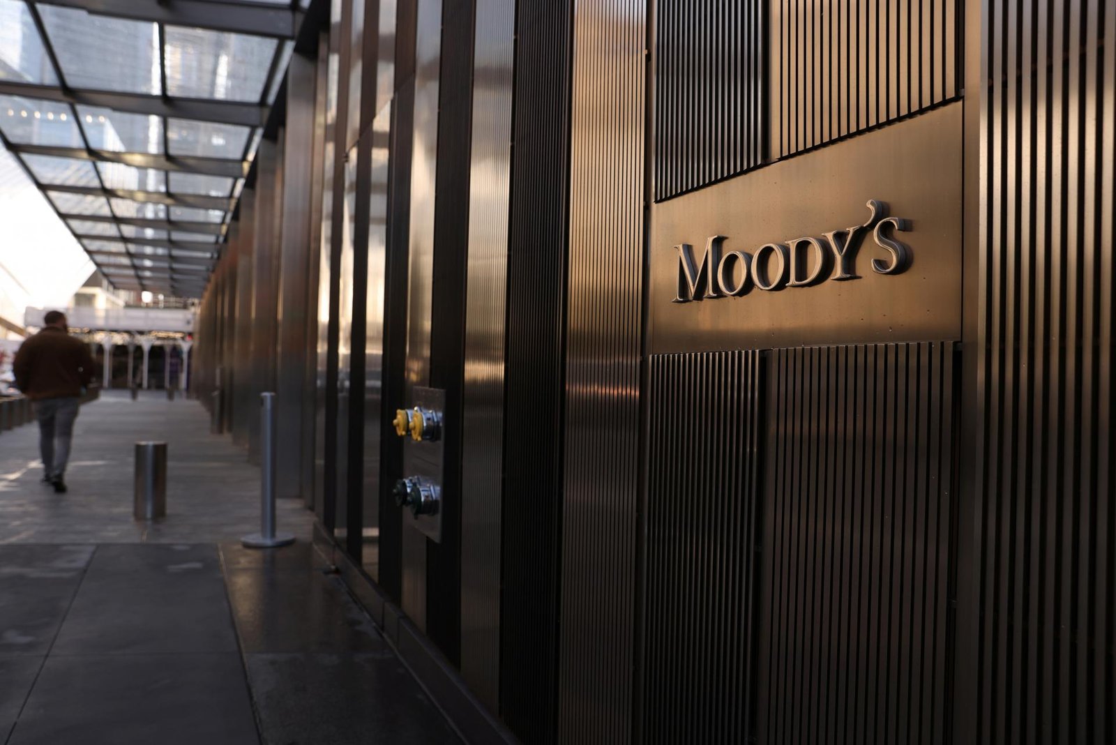 Agentúra Moody‘s znížila rating úverovej spoľahlivosti USA z najvyššieho stupňa Aaa na Aa1 Agentúra Moody‘s znížila rating úverovej spoľahlivosti USA z najvyššieho stupňa Aaa na Aa1