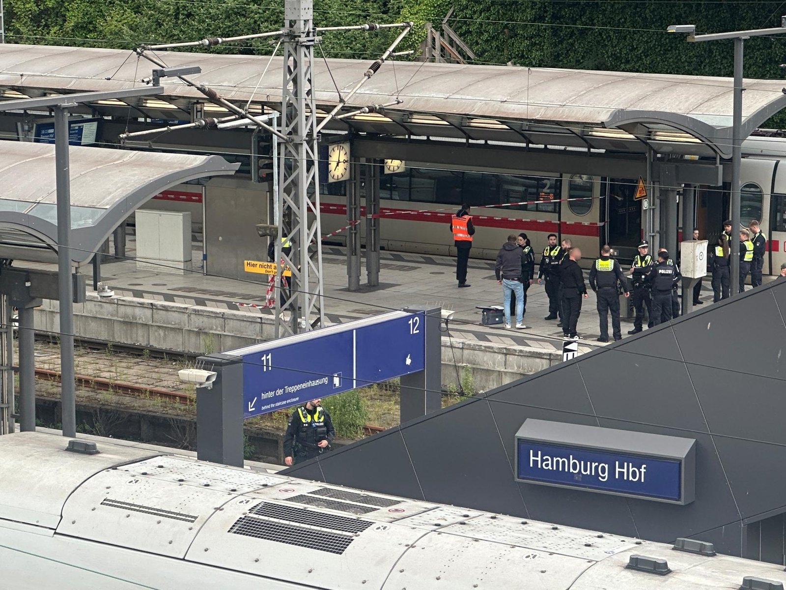 Nemecká polícia po piatkovom útoku v Hamburgu navrhuje používanie umelej inteligencie