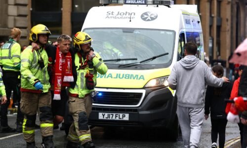 Vodič, ktorý v Liverpoole vrazil do davu, zranil takmer 30 ľudí vrátane štyroch detí