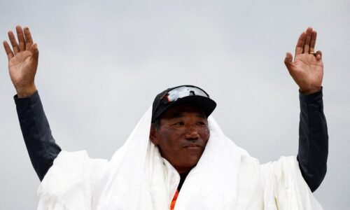 Šerpa kami rita prekonal svoj vlastný rekord, na mount everest vystúpil 31.-krát