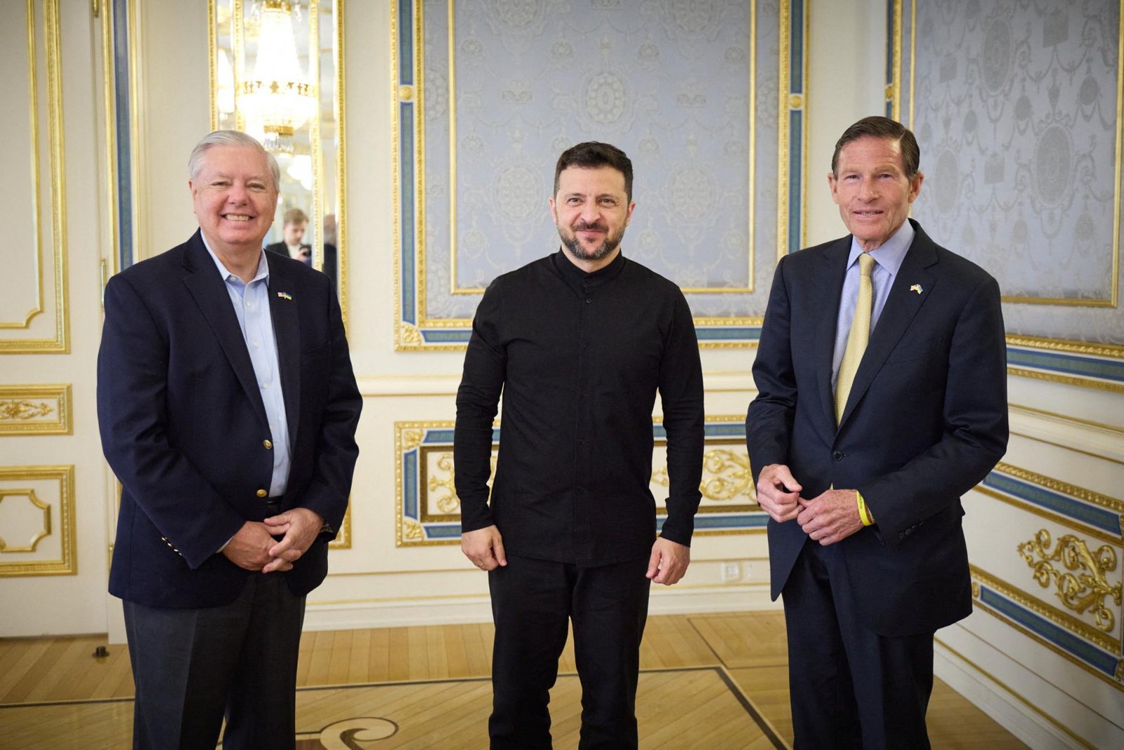 Zelenskyj sa stretol s americkými senátormi, tí súhlasia s prísnejšími sankciami proti Rusku Zelenskyj sa stretol s americkými senátormi, tí súhlasia s prísnejšími sankciami proti Rusku