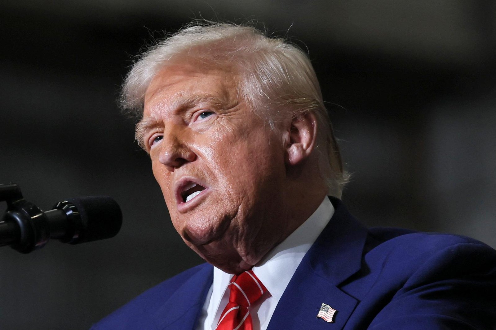 Trump chystá viditeľné zvýšenie silných ciel, majú posilniť americký priemysel Trump chystá viditeľné zvýšenie silných ciel, majú posilniť americký priemysel