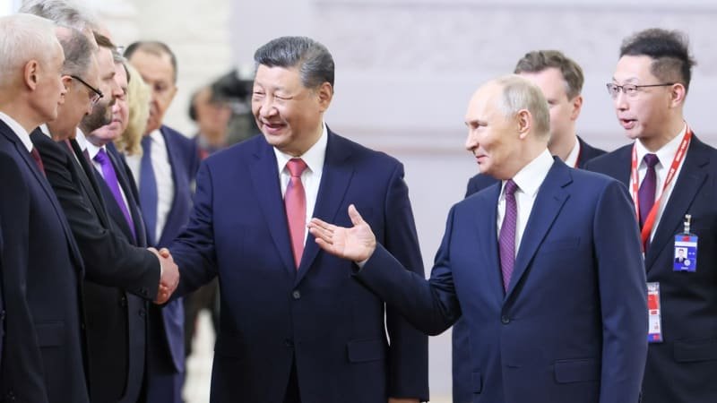 Putin s čínským prezidentem v Kremlu: Vzájemná spolupráce není namířena proti žádnému státu Putin s čínským prezidentem v Kremlu: Vzájemná spolupráce není namířena proti žádnému státu