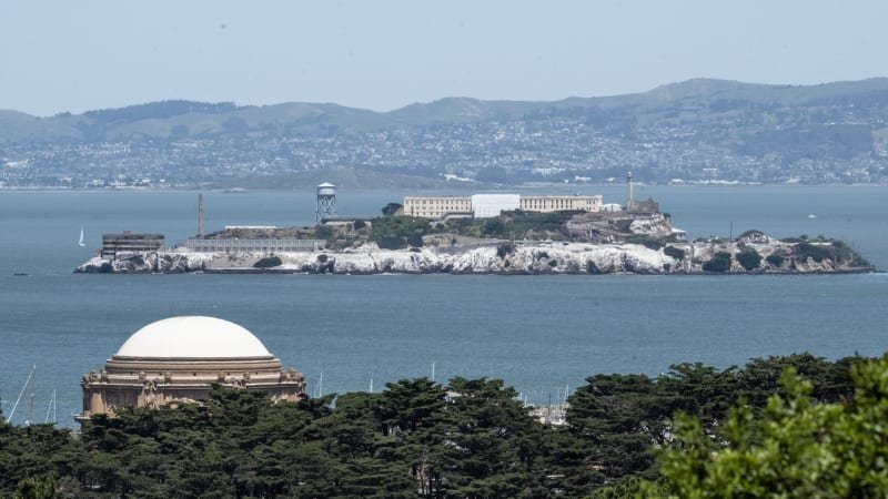 Obávaná věznice Alcatraz „s tváří Mony Lisy“. Domov proslulých zločinců odhalil robotický pes Obávaná věznice Alcatraz „s tváří Mony Lisy“. Domov proslulých zločinců odhalil robotický pes