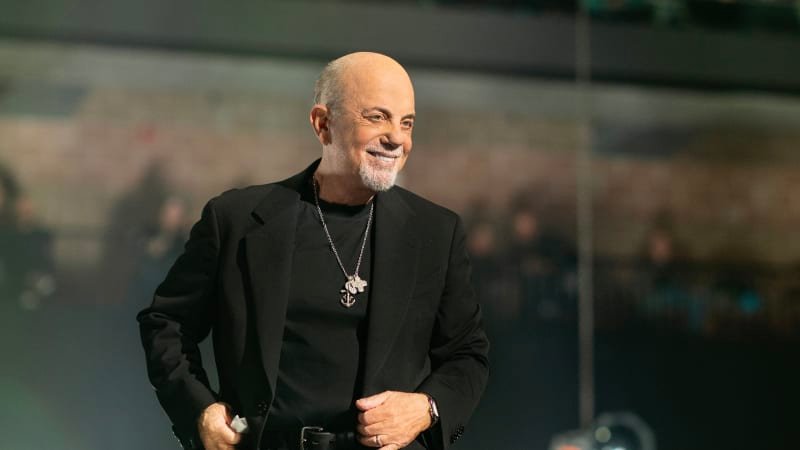 Billy Joel ruší koncerty kvůli vážné nemoci. Omlouvám se, že jsem zklamal, vzkázal fanouškům Billy Joel ruší koncerty kvůli vážné nemoci. Omlouvám se, že jsem zklamal, vzkázal fanouškům