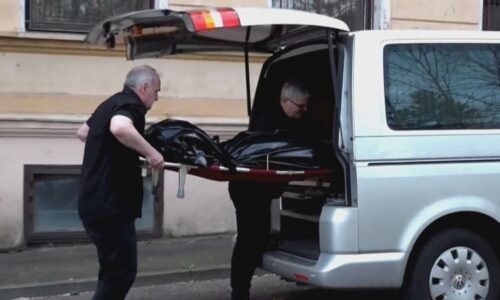 Promluvil manžel seniorky, která se probrala v rakvi. Žena je ve vážném stavu v nemocnici
