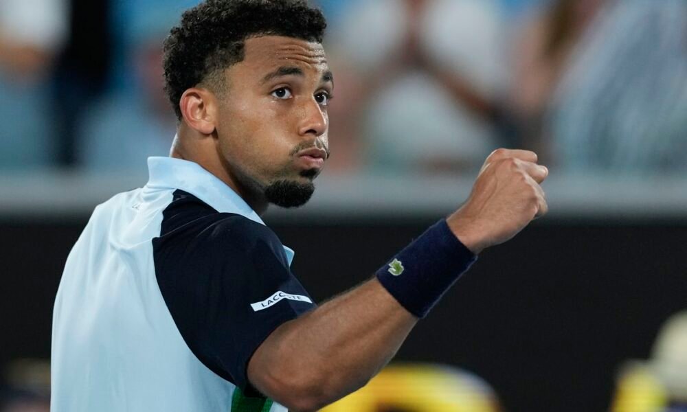 Roland garros: domáceho tenistu vyradilo nepríjemné zranenie, rubľov postupuje bez boja