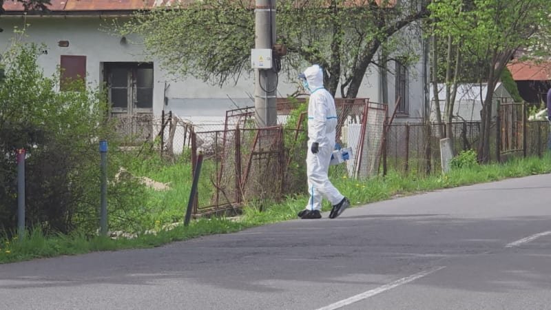 V domě ležela prostřelená těla kamarádů. Slovenská policie řeší záhadnou vraždu z Velikonoc V domě ležela prostřelená těla kamarádů. Slovenská policie řeší záhadnou vraždu z Velikonoc