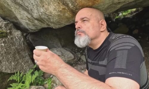 Guru Jára se posunul do on-line světa. Členky sekty láká na Filipíny kvůli „očistným“ pobytům