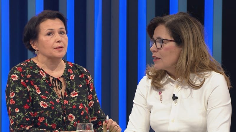 Šíření paniky, žebrota ředitelů a arogance: Schválení školské novely provázely ostré hádky Šíření paniky, žebrota ředitelů a arogance: Schválení školské novely provázely ostré hádky