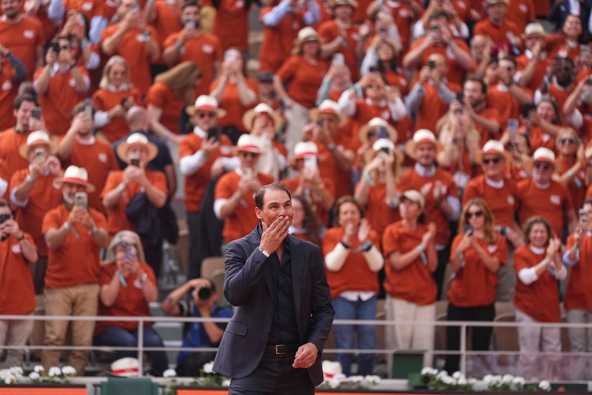 VIDEO Fanúšikovia ho vítali potleskom. Organizátori Roland Garros si uctili antukového kráľa
