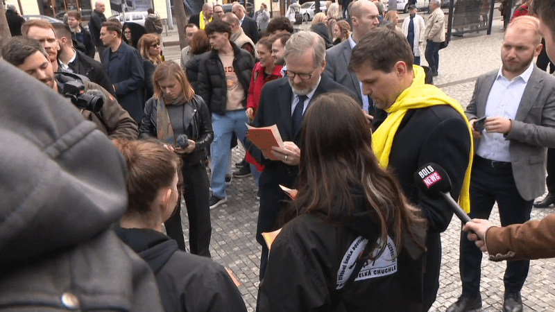 Koalice Spolu ztrácí voliče, Fiala vezme na tour známou herečku. Experti ukázali na problém Koalice Spolu ztrácí voliče, Fiala vezme na tour známou herečku. Experti ukázali na problém