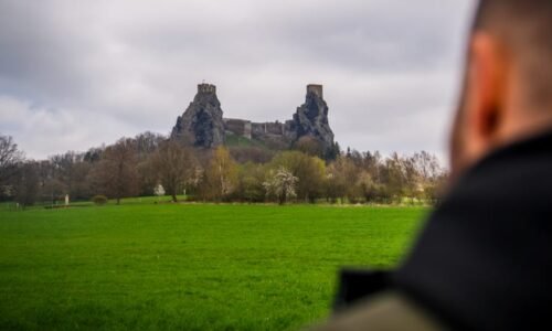 VIDEO: Porovnali jsme skutečné Trosky s videohrou. Povedená podoba, hodnotí kastelánka