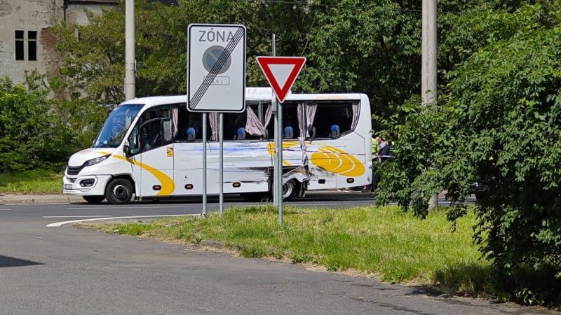 Zdrogovaný řidič z Ústí neboural poprvé. V minulosti zranil při honičce dva policisty a utekl Zdrogovaný řidič z Ústí neboural poprvé. V minulosti zranil při honičce dva policisty a utekl
