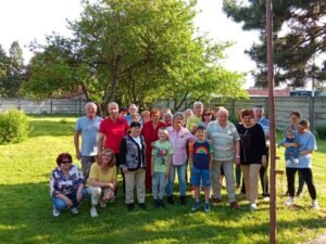 Stavanie mája v Dome MS v Dunajskej Strede Stavanie mája v Dome MS v Dunajskej Strede