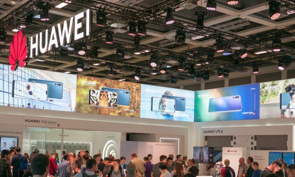 Huawei vyhodili z európskej asociácie solárneho priemyslu pre škandál s úplatkami