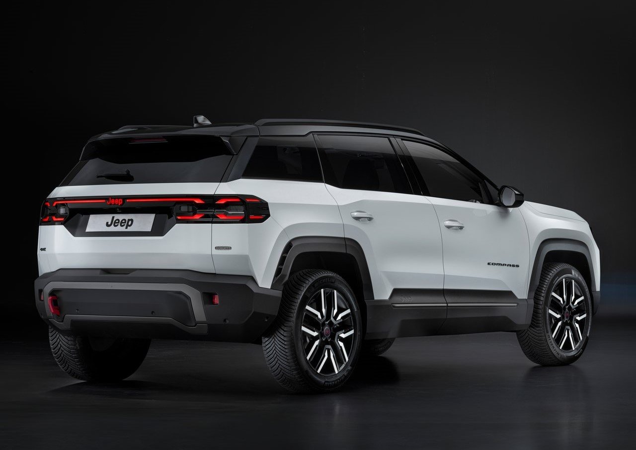 Jeep Compass: Ikonický dizajn, nekompromisné schopnosti! Jeep Compass: Ikonický dizajn, nekompromisné schopnosti!