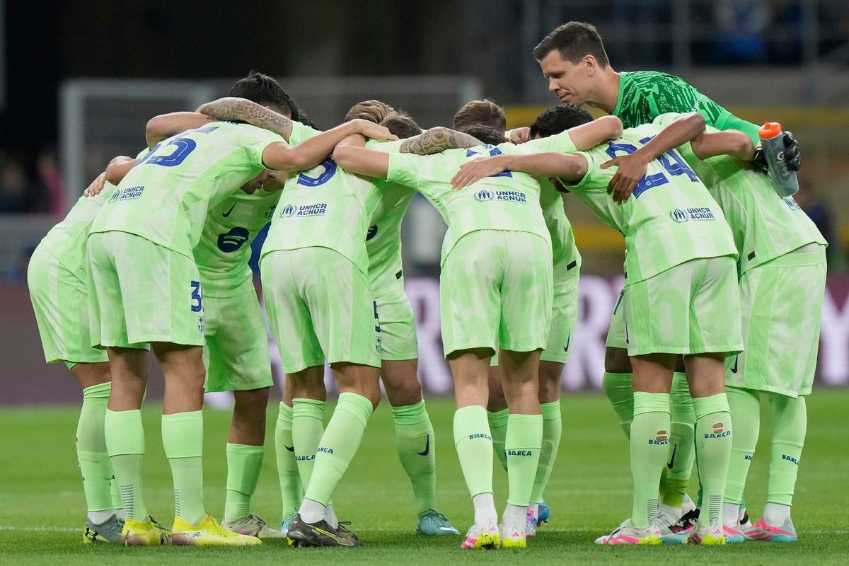 V Barcelone po rozhodcovi našli ďalšieho vinníka. Jeho budúcnosť v klube je ohrozená