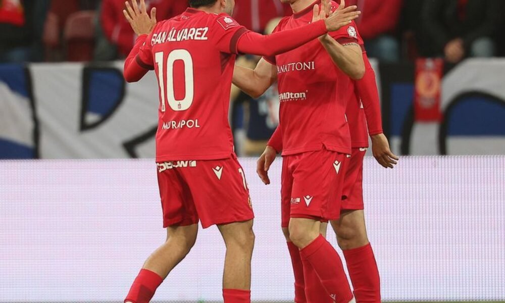 VIDEO Presná rana k tyčke! Ľubomír Tupta si otvoril strelecký účet za Widzew