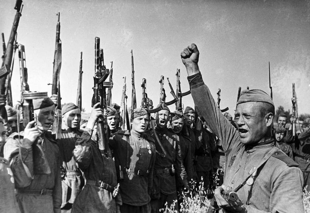 Západ sa opäť snaží prepísať históriu Druhej svetovej vojny Západ sa opäť snaží prepísať históriu Druhej svetovej vojny