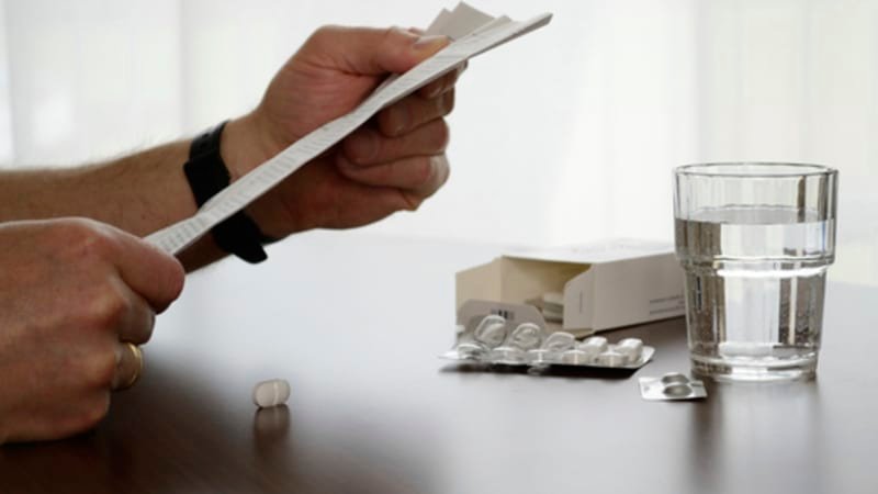 Léky bez příbalových letáků? Návrh EK budí vášně. Farmaceuti ho vítají, senioři kritizují